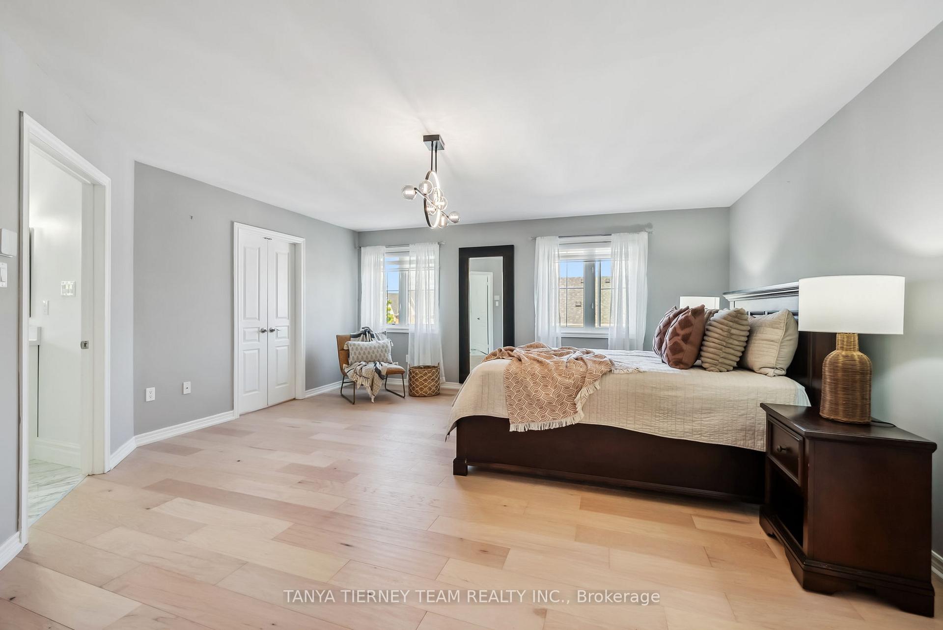 Photo 21 of 21 Rainbow Crescent, Whitby, Brooklin — HOMEH
