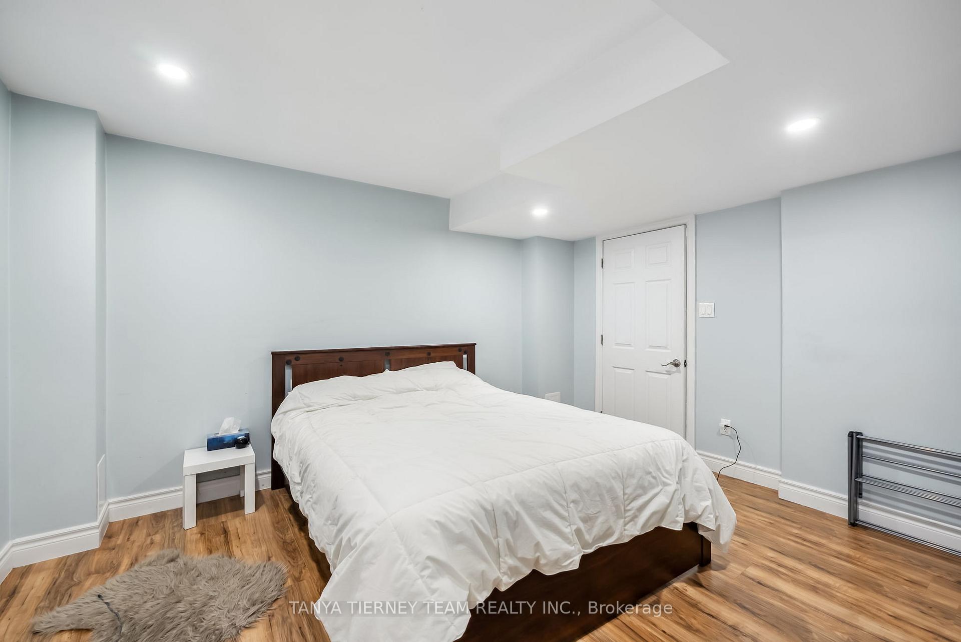 Photo 41 of 21 Rainbow Crescent, Whitby, Brooklin — HOMEH