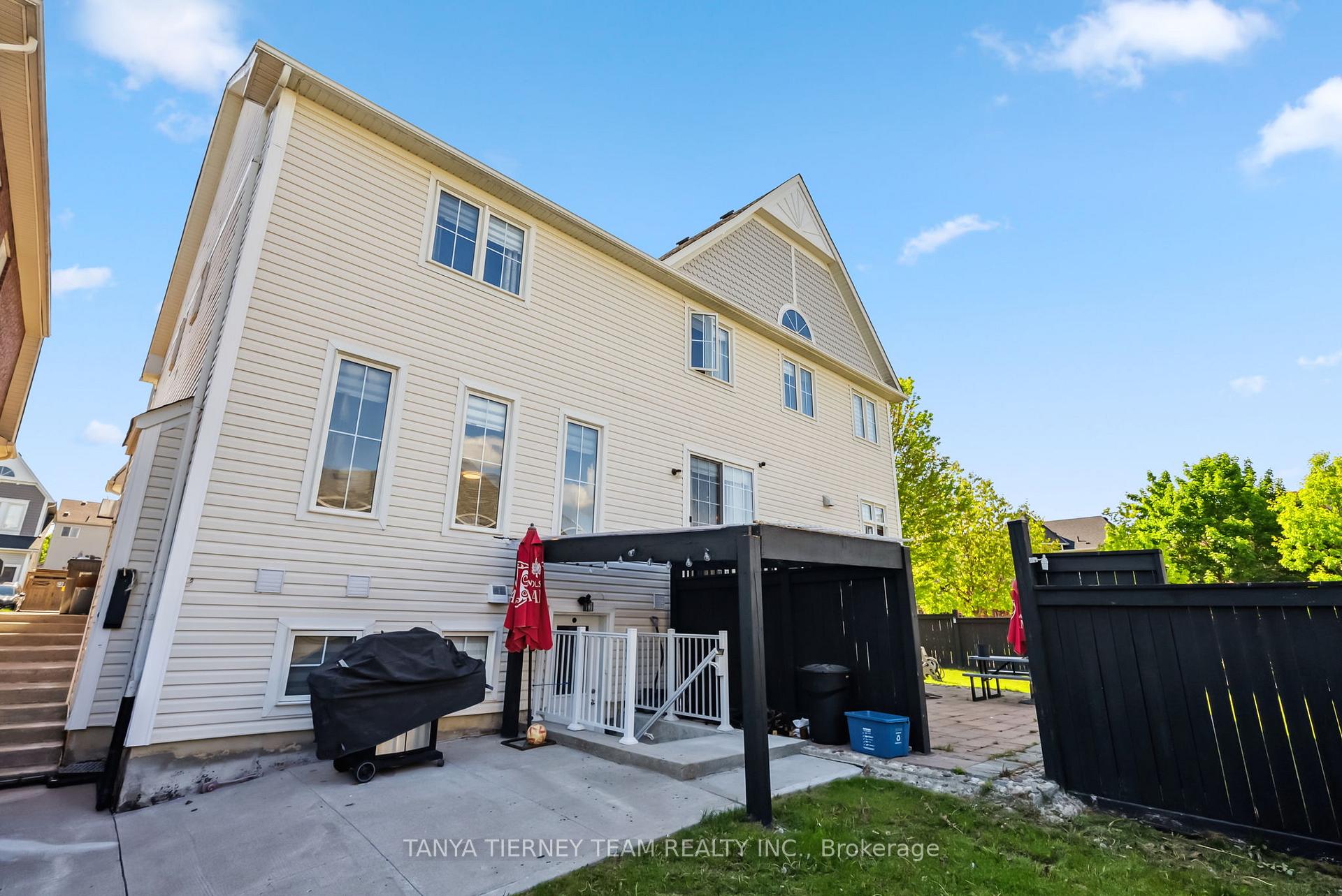Photo 46 of 21 Rainbow Crescent, Whitby, Brooklin — HOMEH