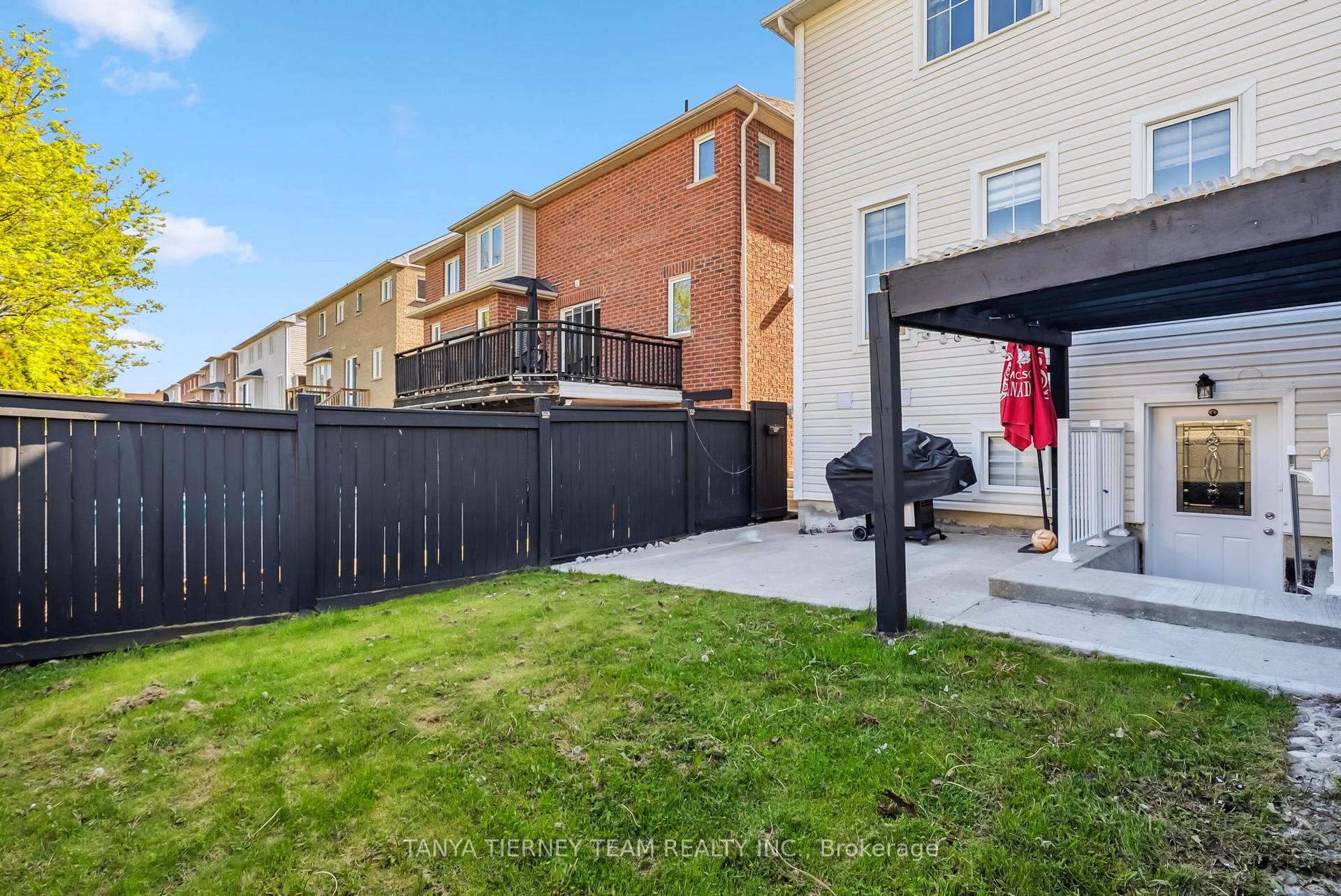 Photo 47 of 21 Rainbow Crescent, Whitby, Brooklin — HOMEH