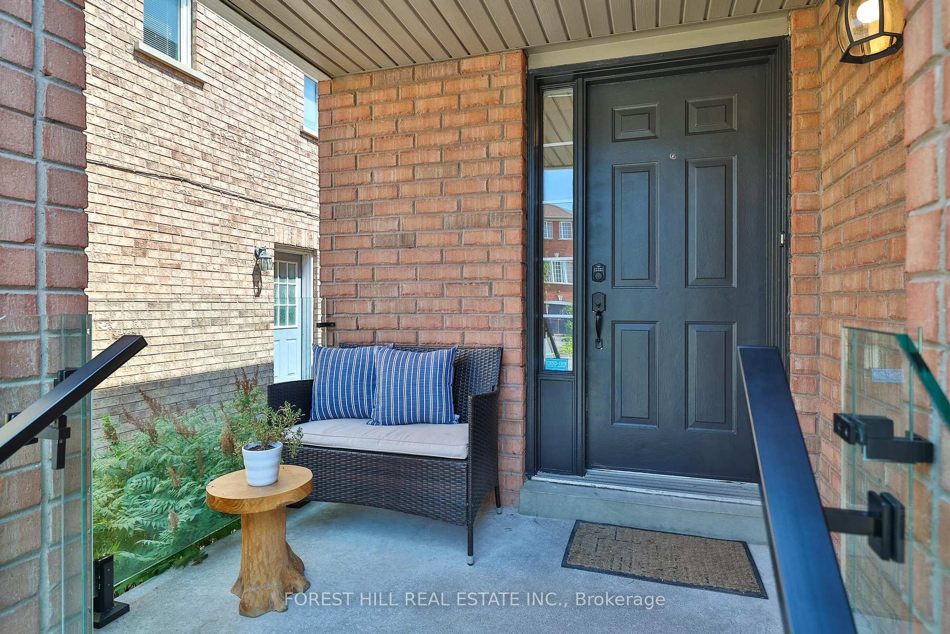 Photo 2 of 27 Yellowood Circle, Vaughan, Patterson — HOMEH