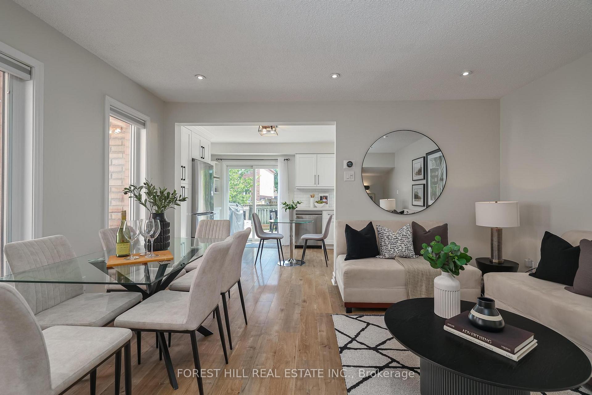 Photo 4 of 27 Yellowood Circle, Vaughan, Patterson — HOMEH