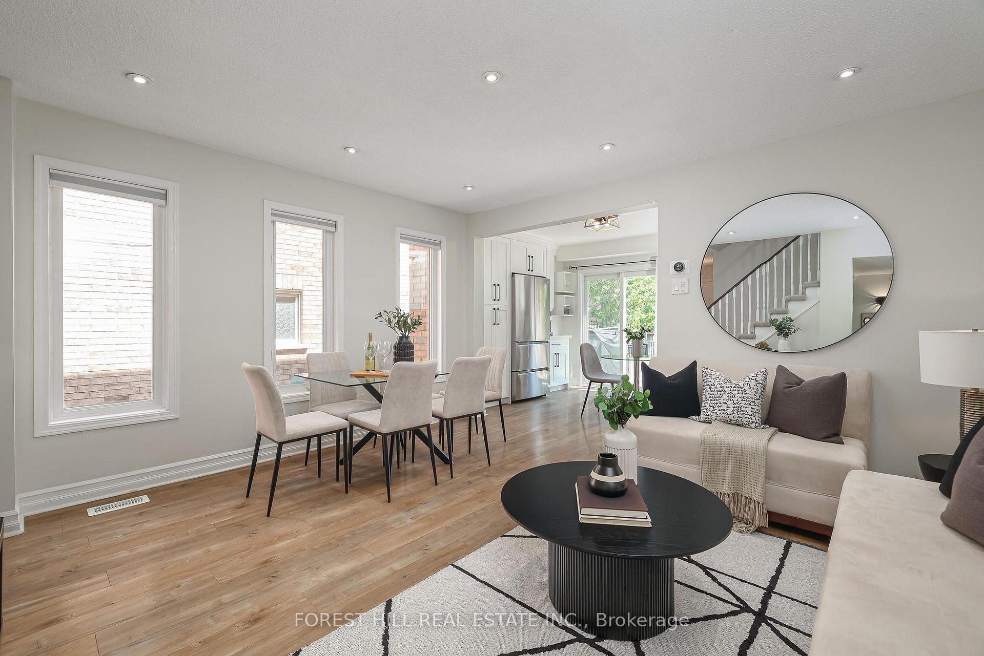 Photo 5 of 27 Yellowood Circle, Vaughan, Patterson — HOMEH