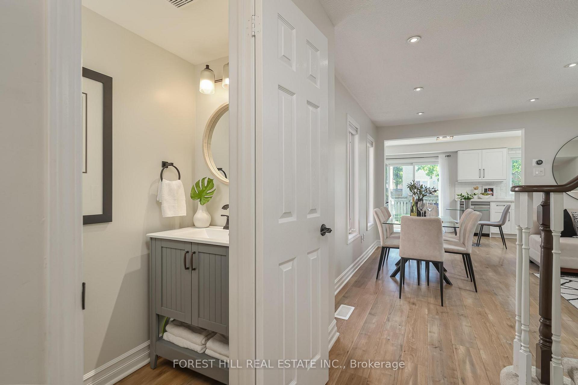 Photo 9 of 27 Yellowood Circle, Vaughan, Patterson — HOMEH
