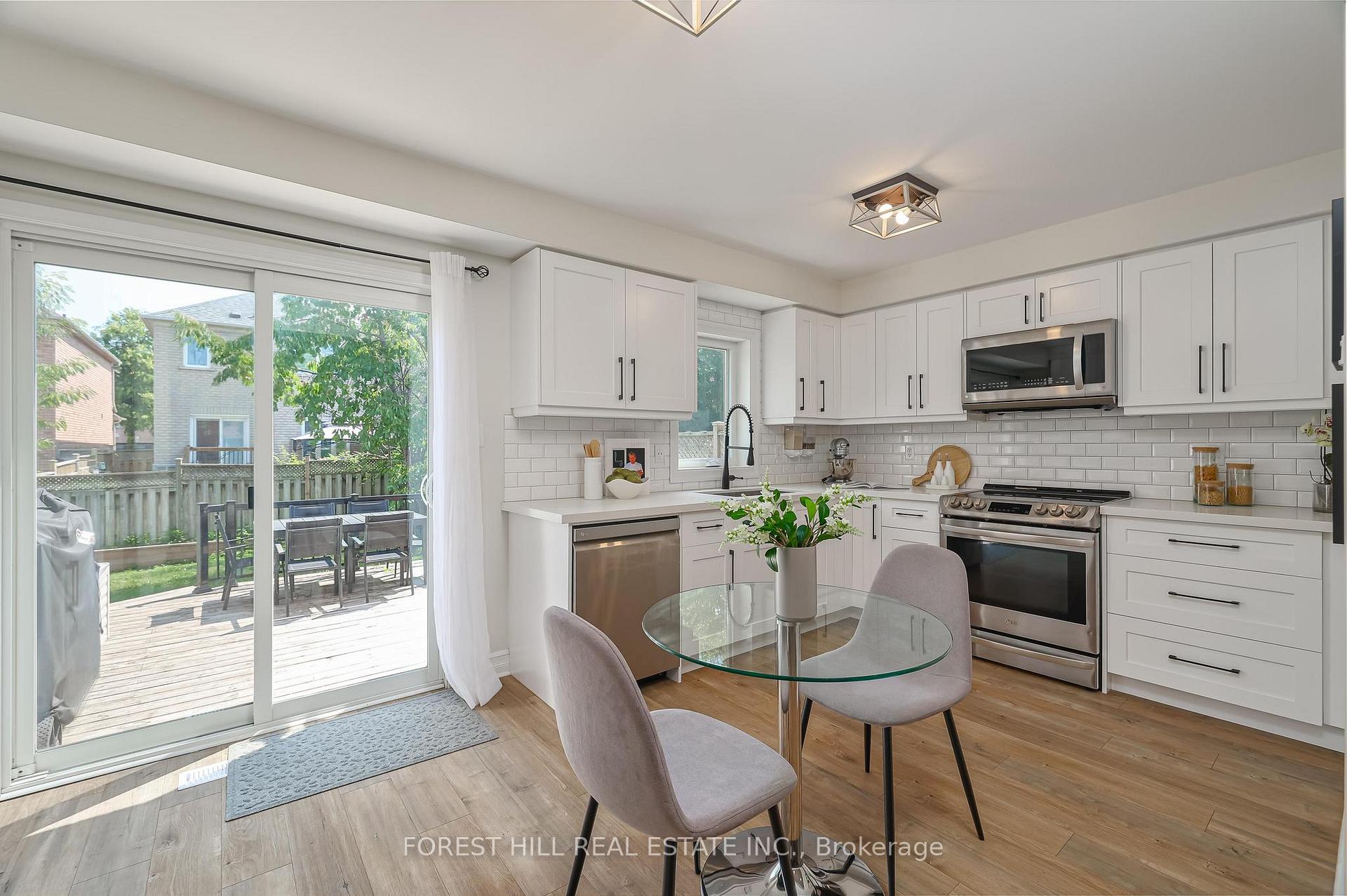 Photo 10 of 27 Yellowood Circle, Vaughan, Patterson — HOMEH