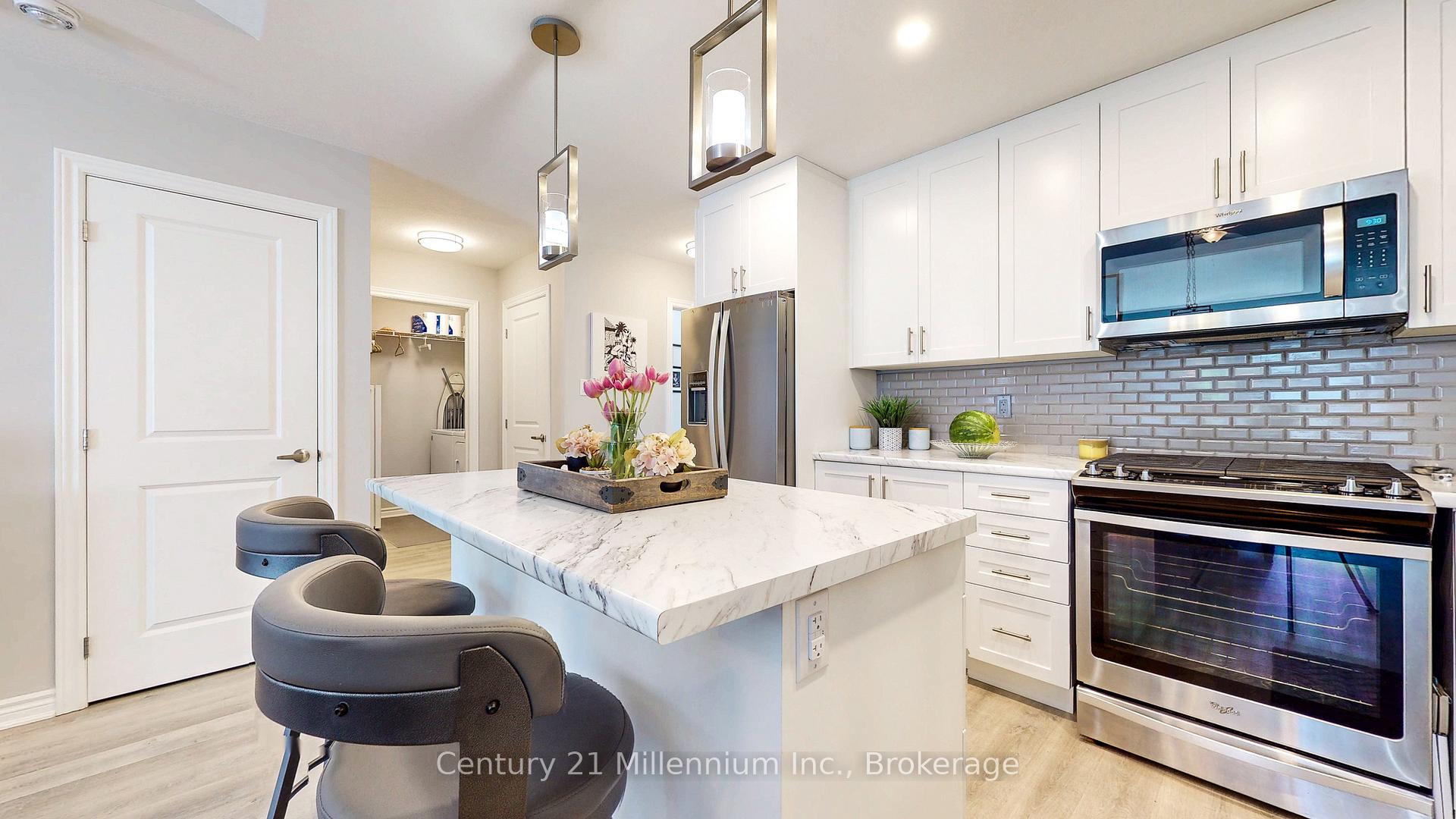 Photo 10 of 15 Ivy Crescent, Wasaga Beach — HOMEH