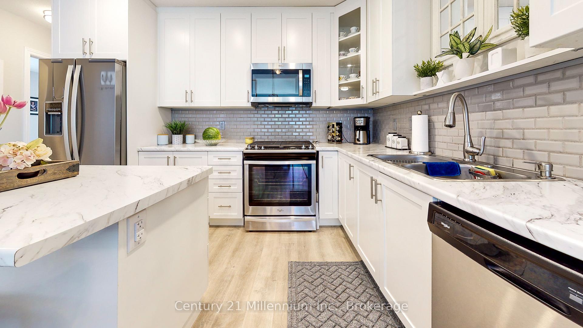 Photo 12 of 15 Ivy Crescent, Wasaga Beach — HOMEH