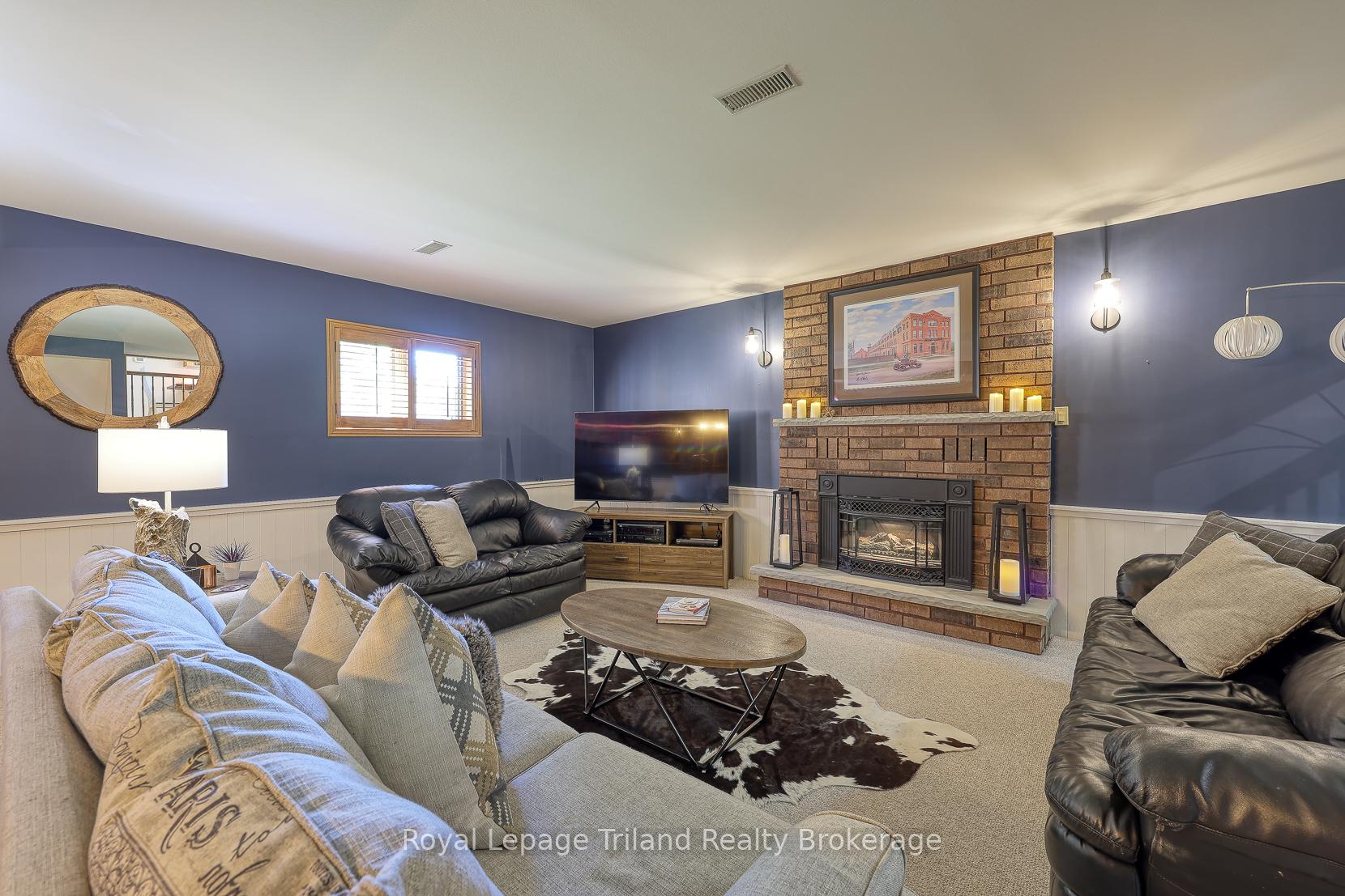 Photo 25 of 209 Brock Street, Zorra, Thamesford — HOMEH