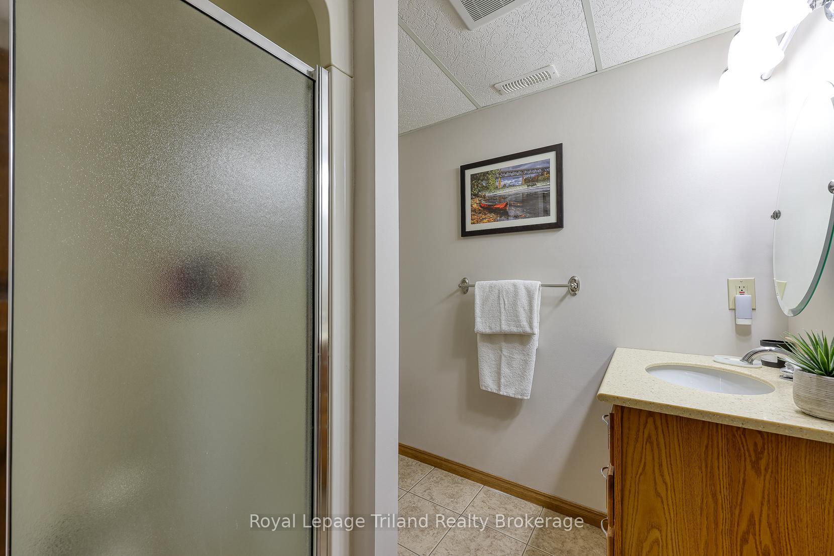 Photo 33 of 209 Brock Street, Zorra, Thamesford — HOMEH