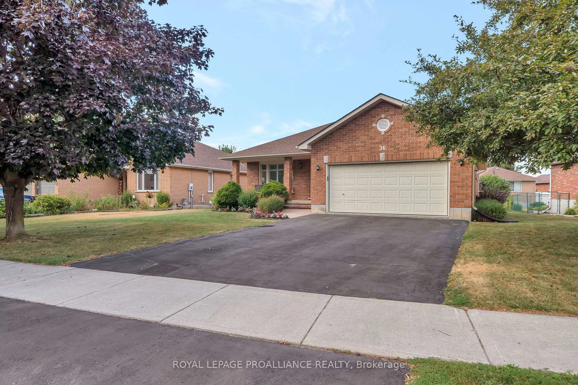 Photo 2 of 36 Oak Ridge Boulevard, Belleville, Belleville Ward — HOMEH