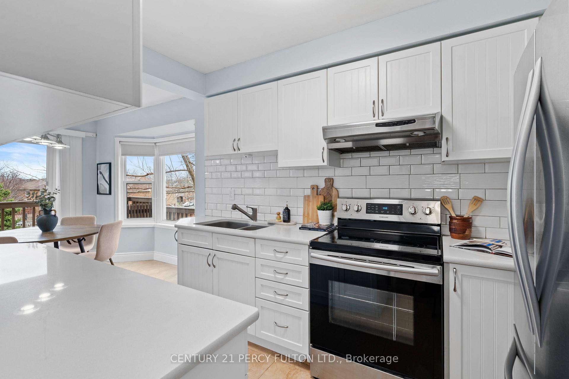 Photo 10 of 25 Heaver Drive, Whitby, Pringle Creek — HOMEH