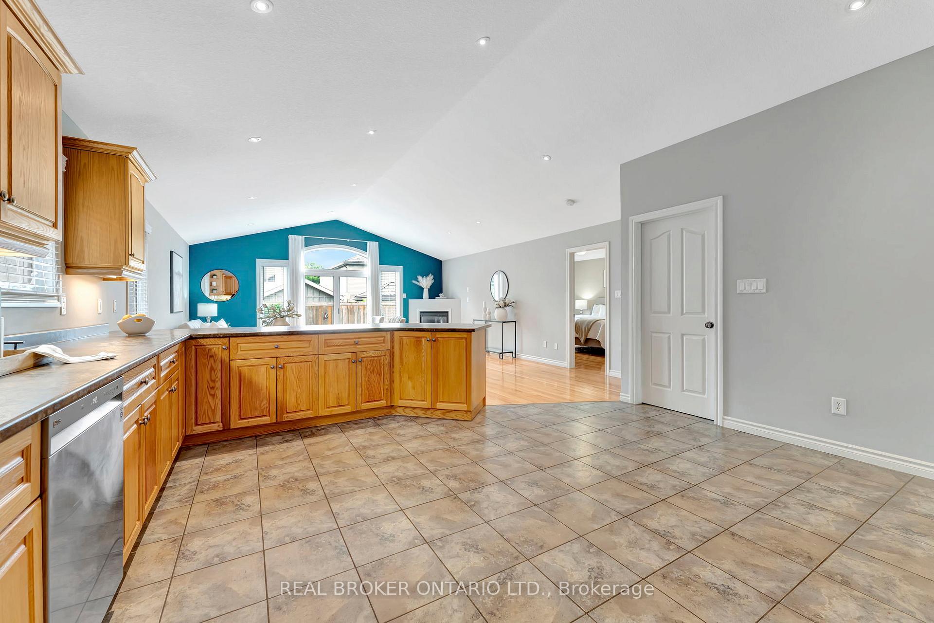 Photo 11 of 23 Oakcliffe Street, Woolwich — HOMEH