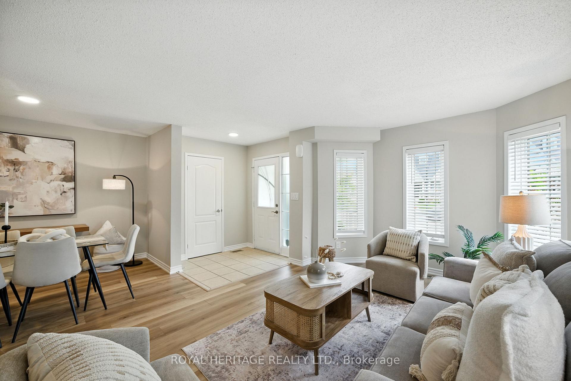 Photo 10 of 159 Carnwith Drive E, Whitby, Brooklin — HOMEH