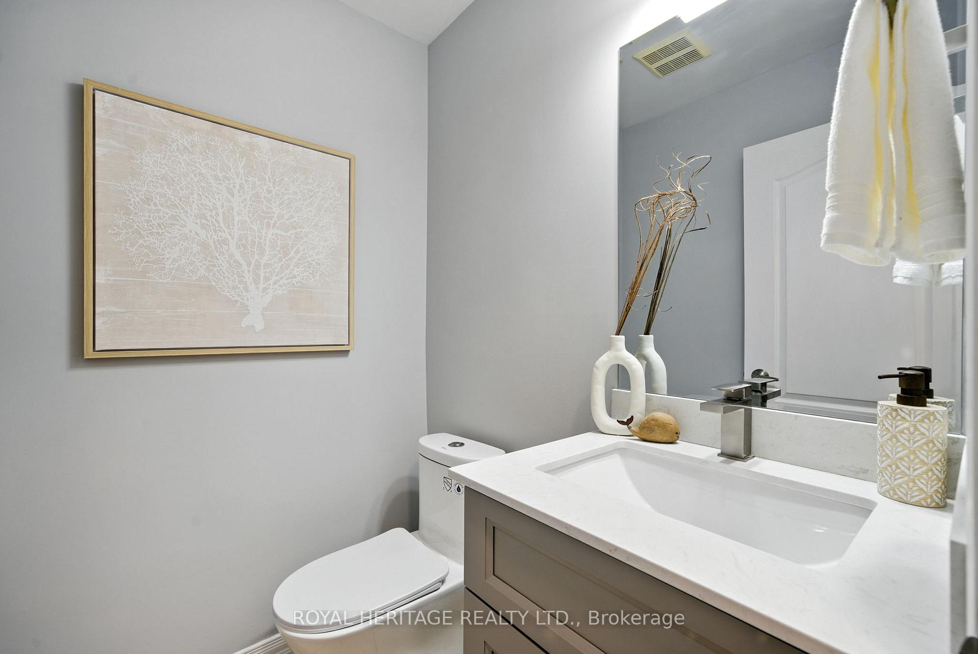 Photo 24 of 159 Carnwith Drive E, Whitby, Brooklin — HOMEH
