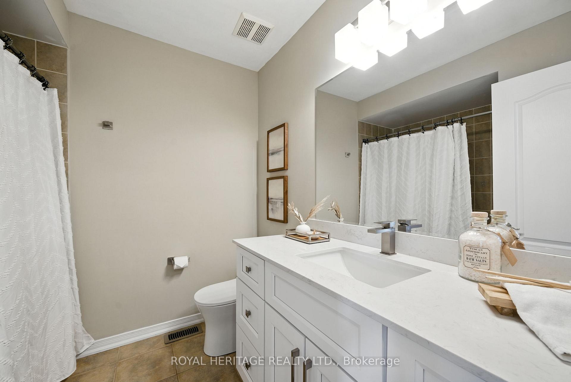 Photo 31 of 159 Carnwith Drive E, Whitby, Brooklin — HOMEH