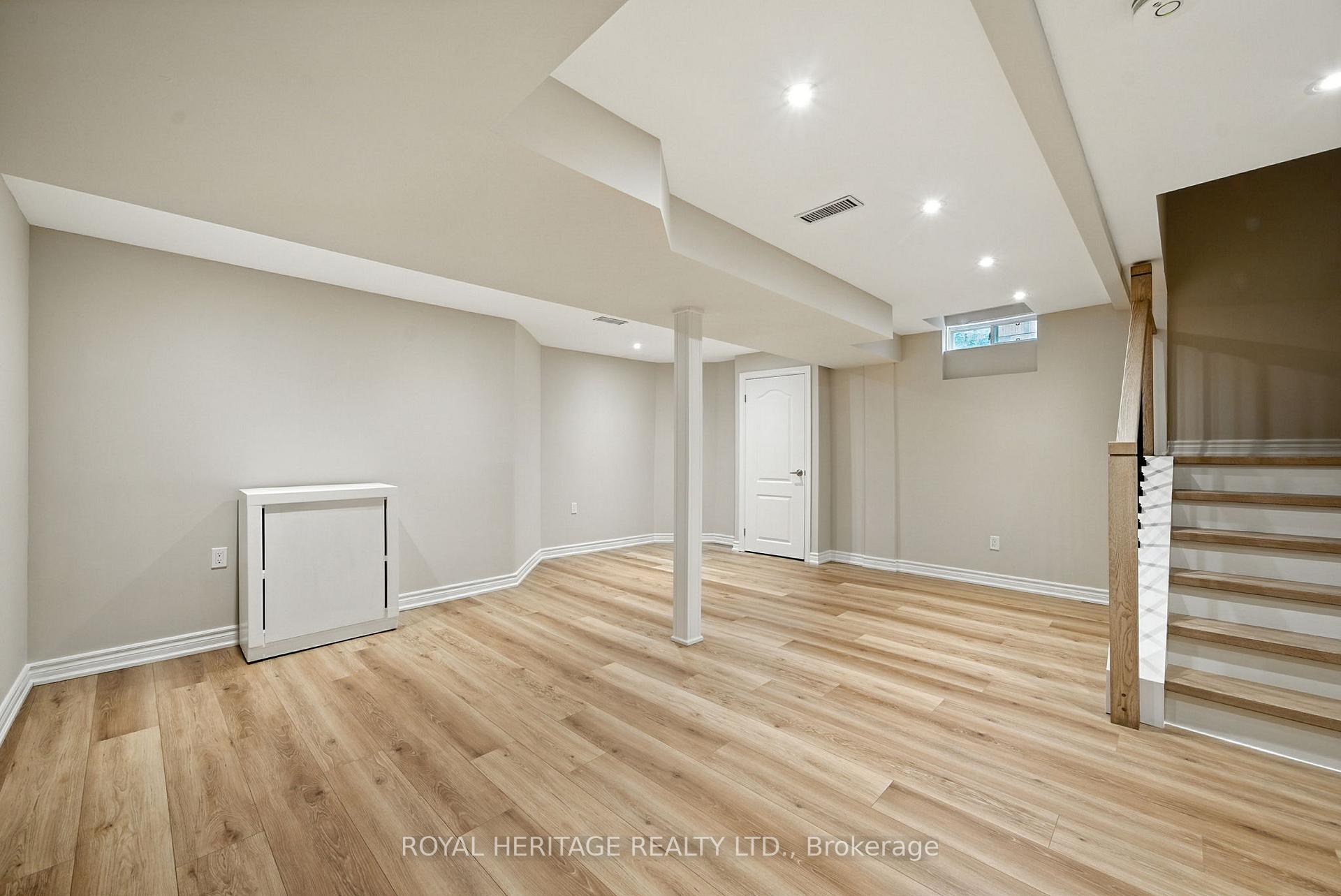 Photo 37 of 159 Carnwith Drive E, Whitby, Brooklin — HOMEH