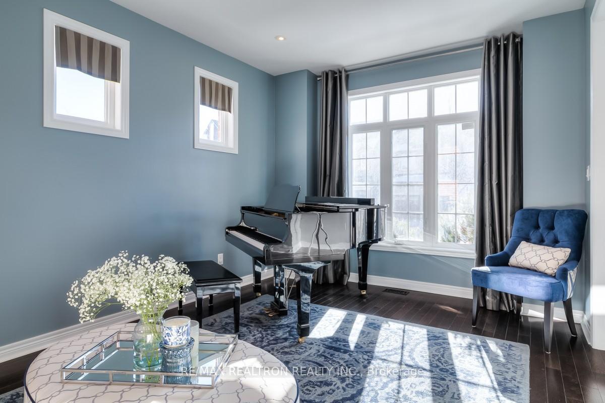 Photo 4 of 55 Herbert Wales Crescent, Markham, Victoria Square — HOMEH