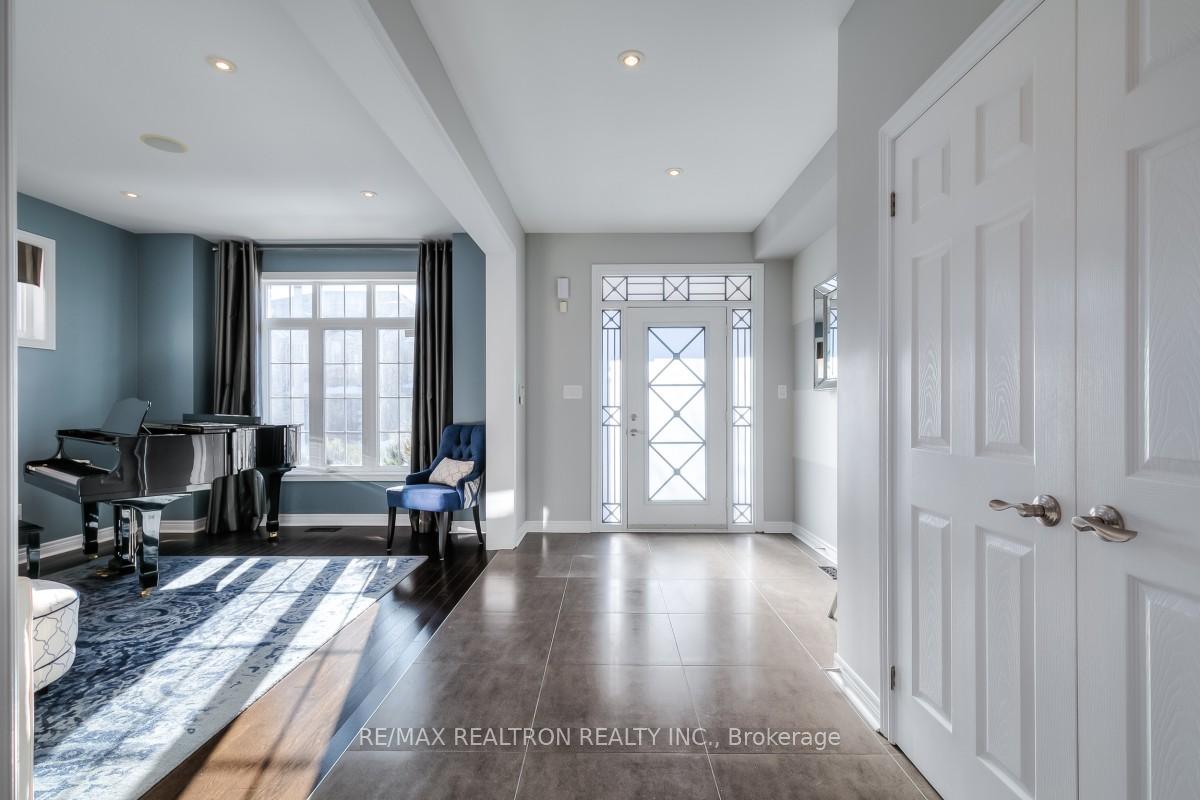 Photo 5 of 55 Herbert Wales Crescent, Markham, Victoria Square — HOMEH