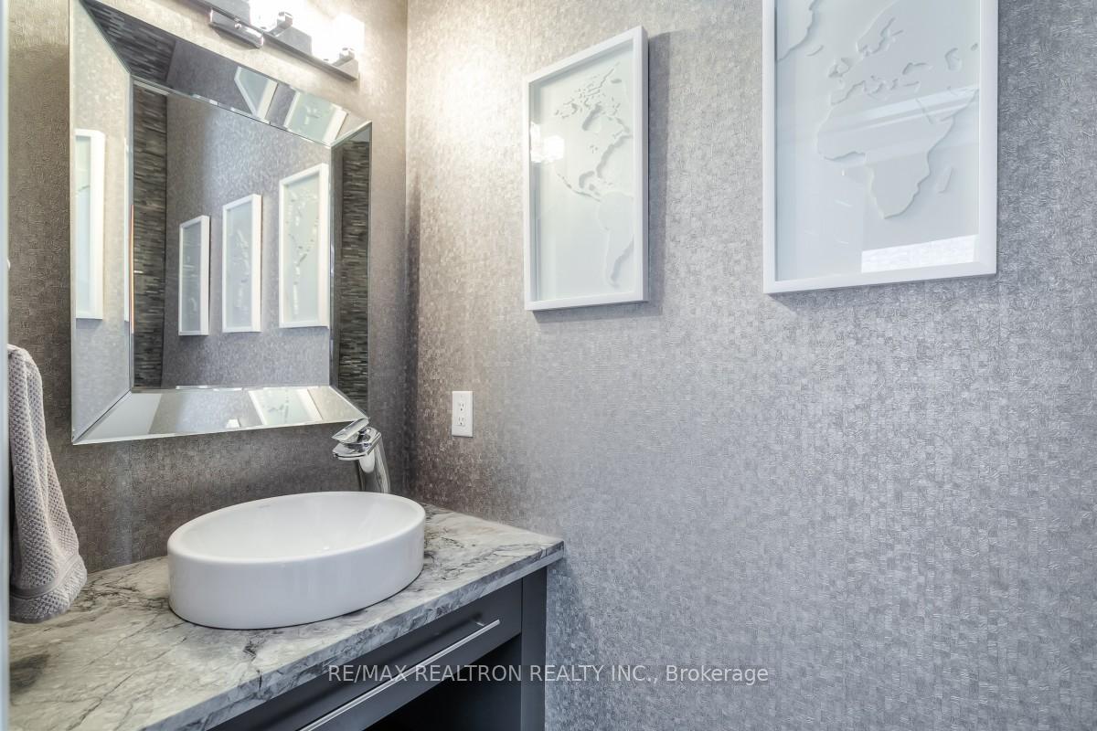 Photo 6 of 55 Herbert Wales Crescent, Markham, Victoria Square — HOMEH