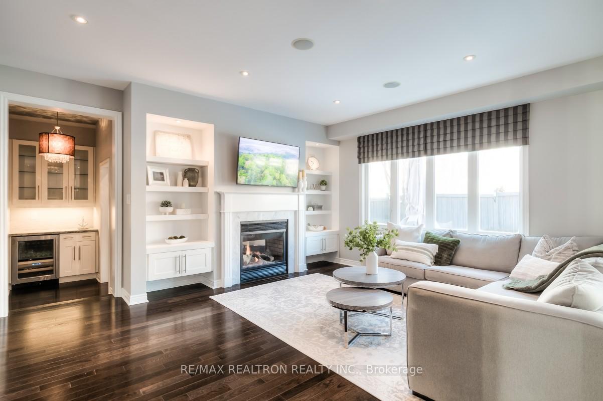 Photo 8 of 55 Herbert Wales Crescent, Markham, Victoria Square — HOMEH