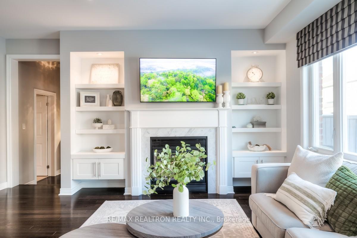 Photo 11 of 55 Herbert Wales Crescent, Markham, Victoria Square — HOMEH