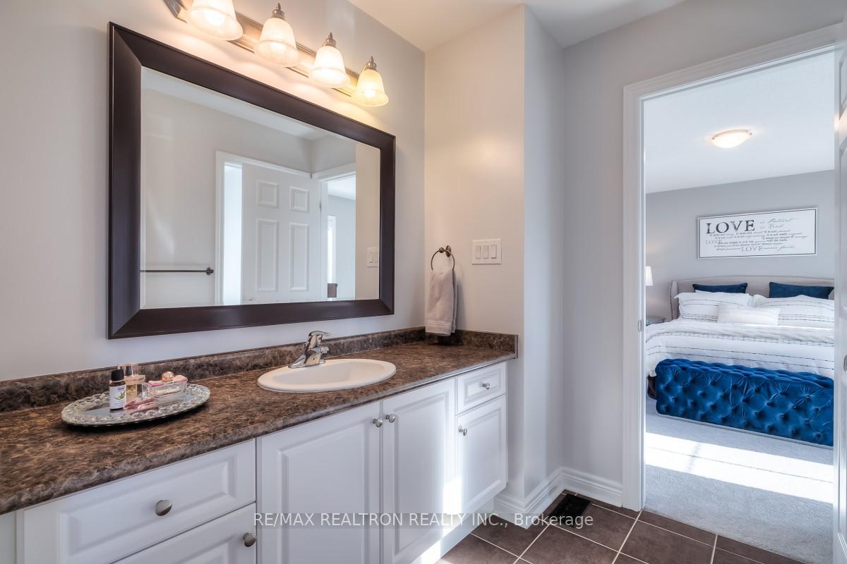 Photo 28 of 55 Herbert Wales Crescent, Markham, Victoria Square — HOMEH