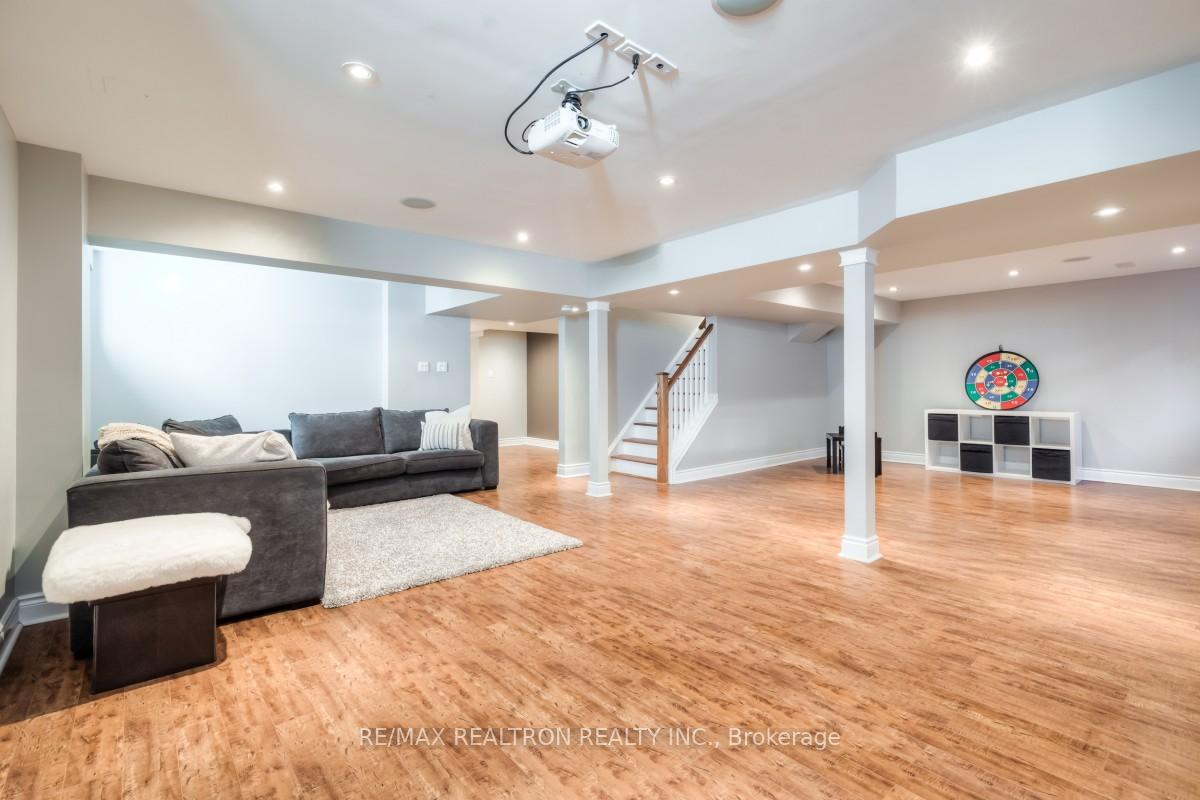Photo 32 of 55 Herbert Wales Crescent, Markham, Victoria Square — HOMEH