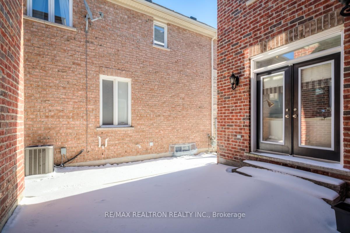 Photo 39 of 55 Herbert Wales Crescent, Markham, Victoria Square — HOMEH