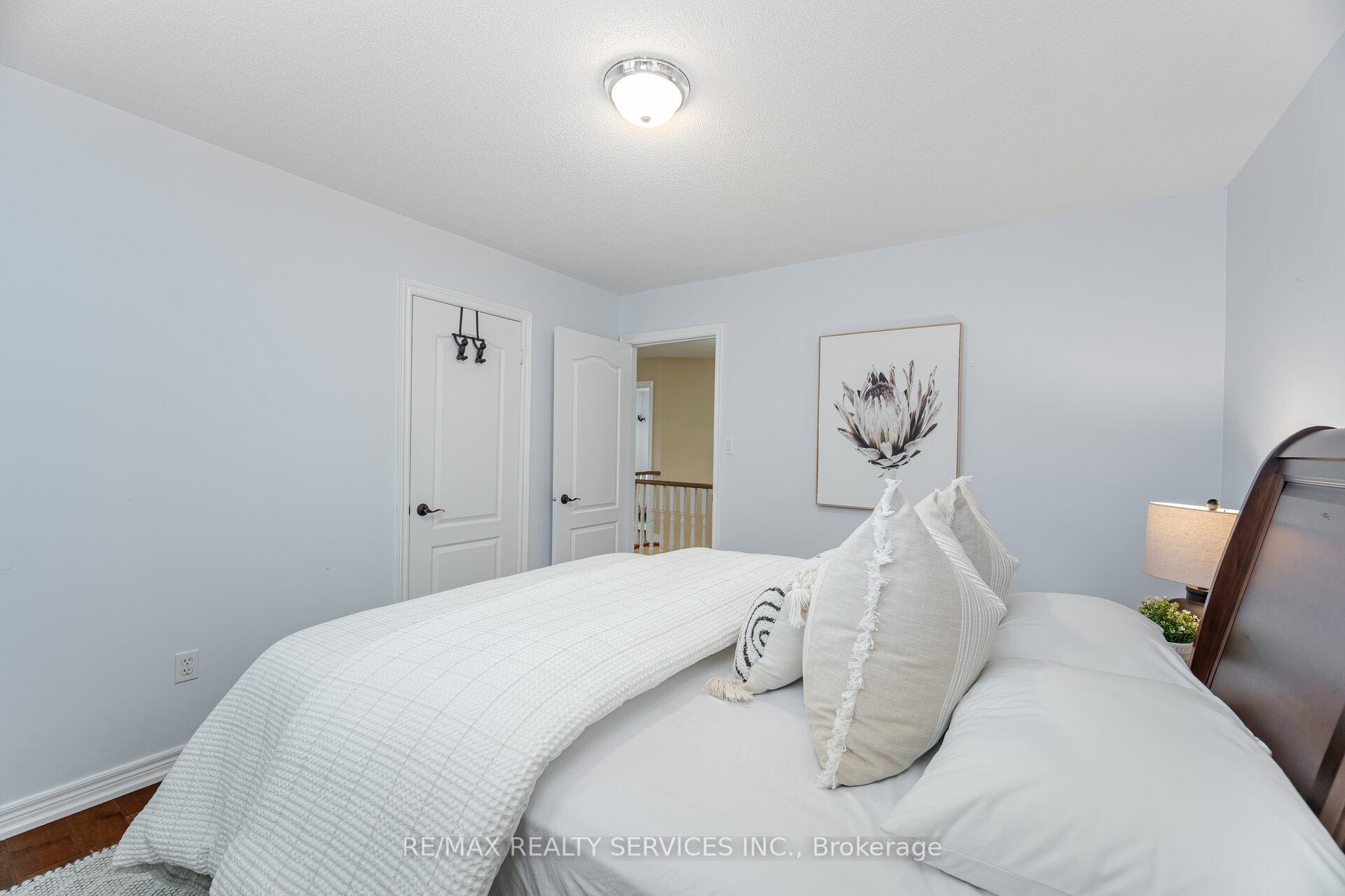 Photo 33 of 15 Bianca Drive, Whitby, Brooklin — HOMEH