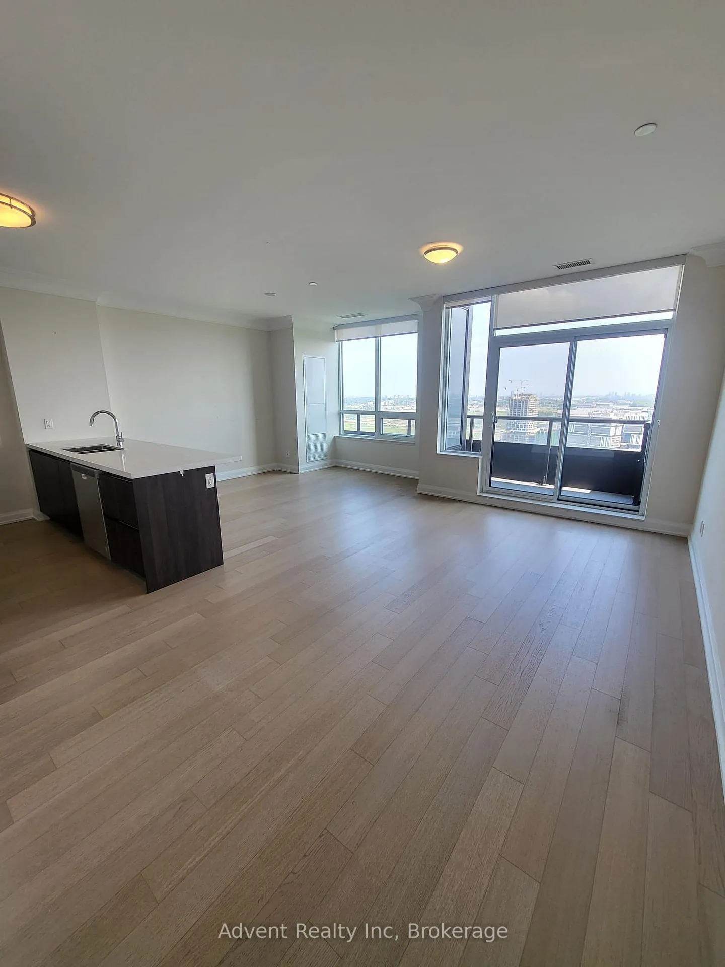 Photo 4 of Unit Ph6, 15 Water Walk Drive, Markham, Unionville — HOMEH