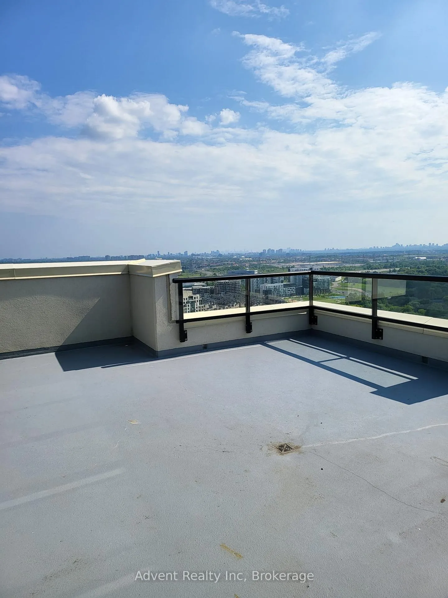 Photo 14 of Unit Ph6, 15 Water Walk Drive, Markham, Unionville — HOMEH