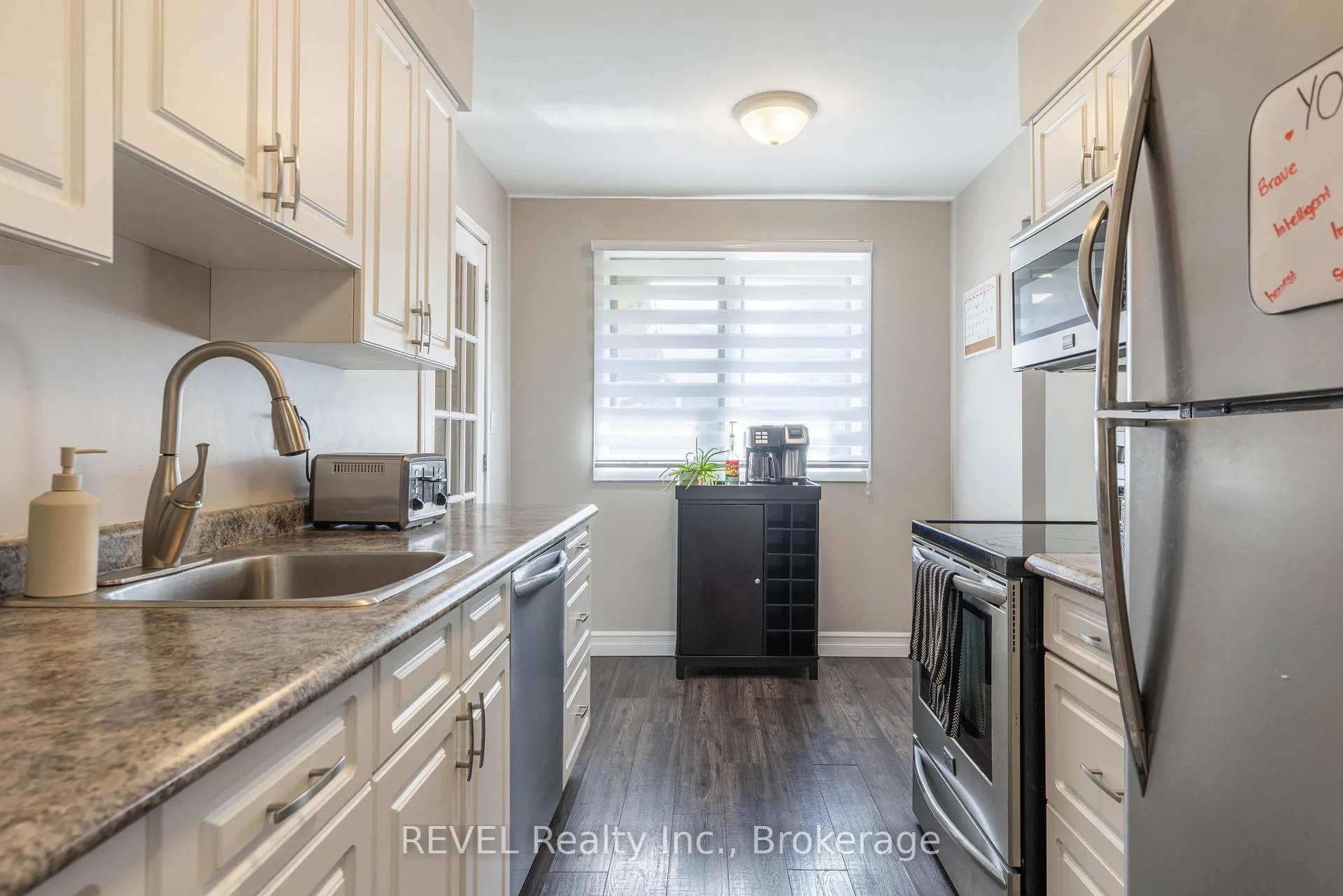 Photo 7 of 3 Newleaf Crescent, Welland, N. Welland — HOMEH