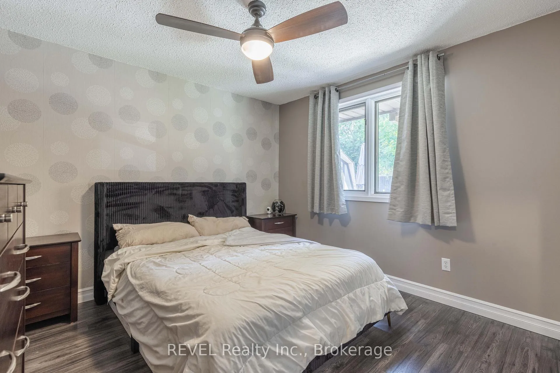 Photo 10 of 3 Newleaf Crescent, Welland, N. Welland — HOMEH