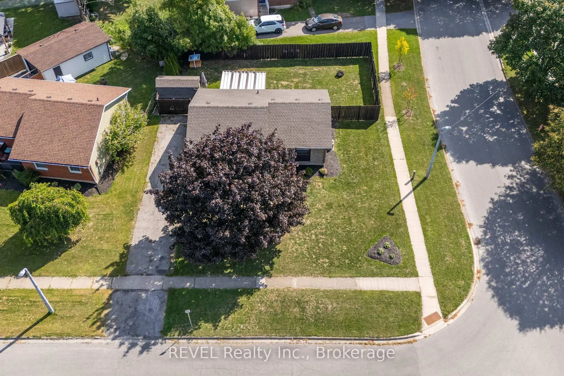 Photo 23 of 3 Newleaf Crescent, Welland, N. Welland — HOMEH