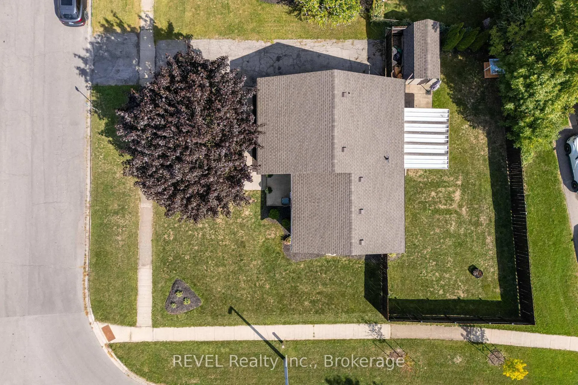 Photo 24 of 3 Newleaf Crescent, Welland, N. Welland — HOMEH