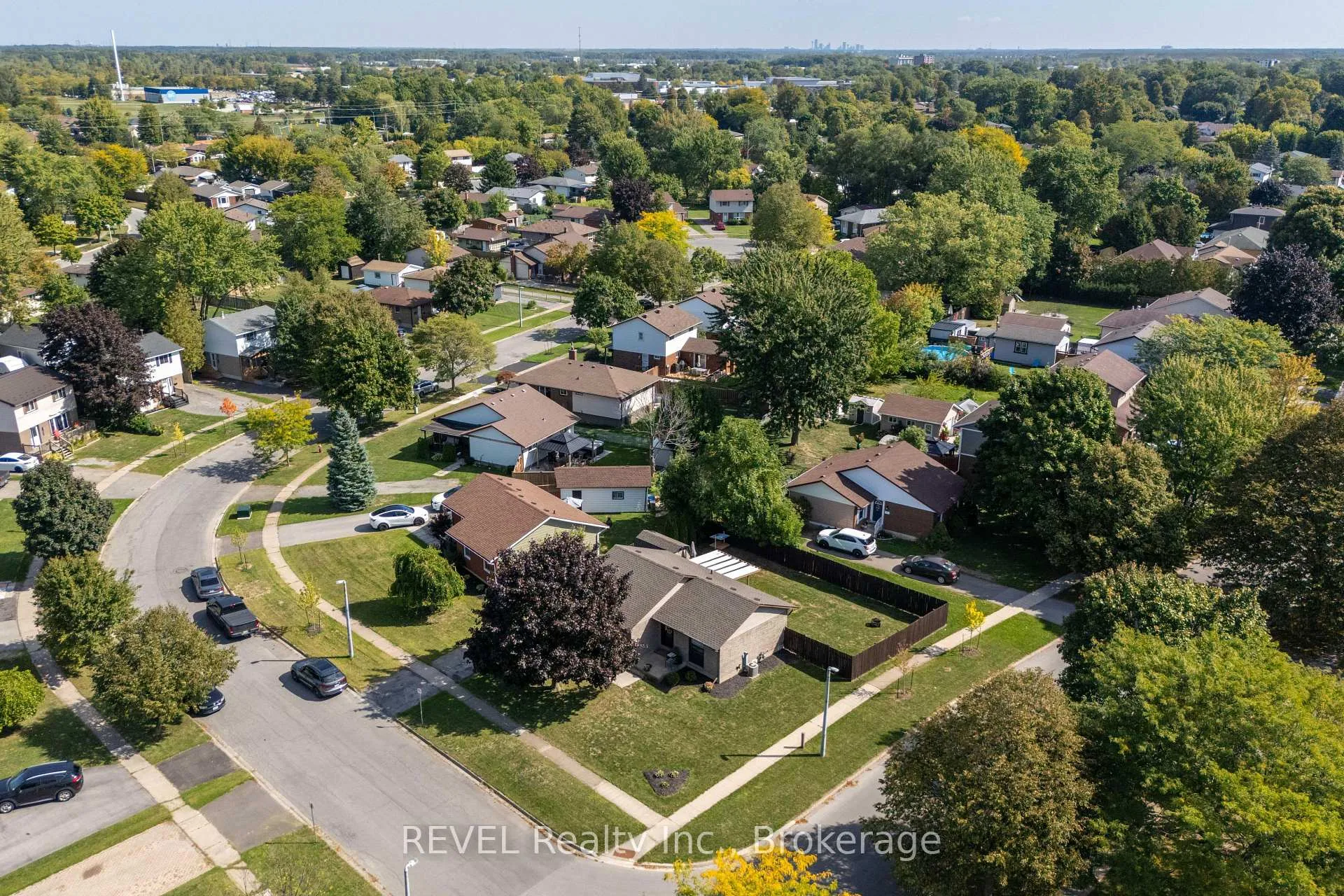 Photo 26 of 3 Newleaf Crescent, Welland, N. Welland — HOMEH