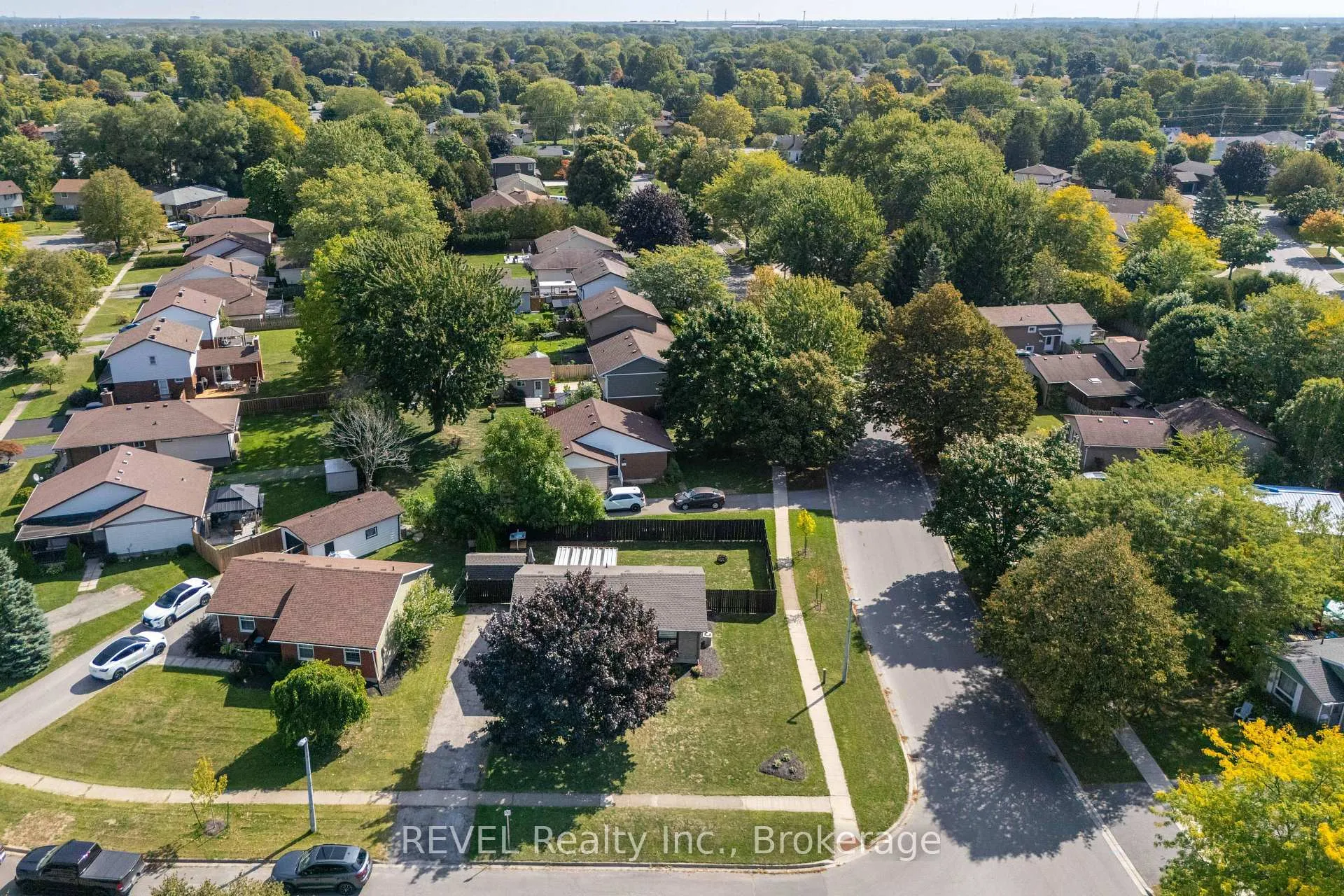 Photo 27 of 3 Newleaf Crescent, Welland, N. Welland — HOMEH