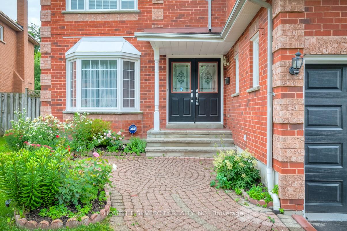 Photo 4 of 5 Braebrook Drive, Whitby, Rolling Acres — HOMEH