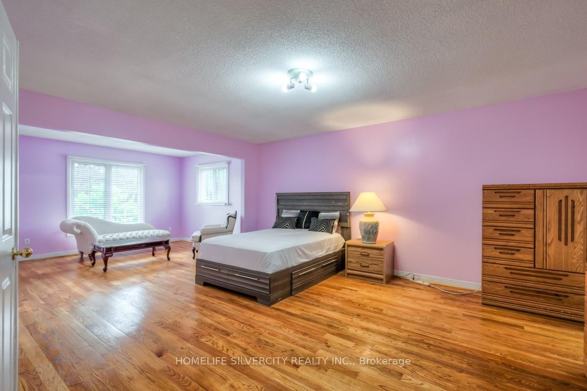 Photo 12 of 5 Braebrook Drive, Whitby, Rolling Acres — HOMEH