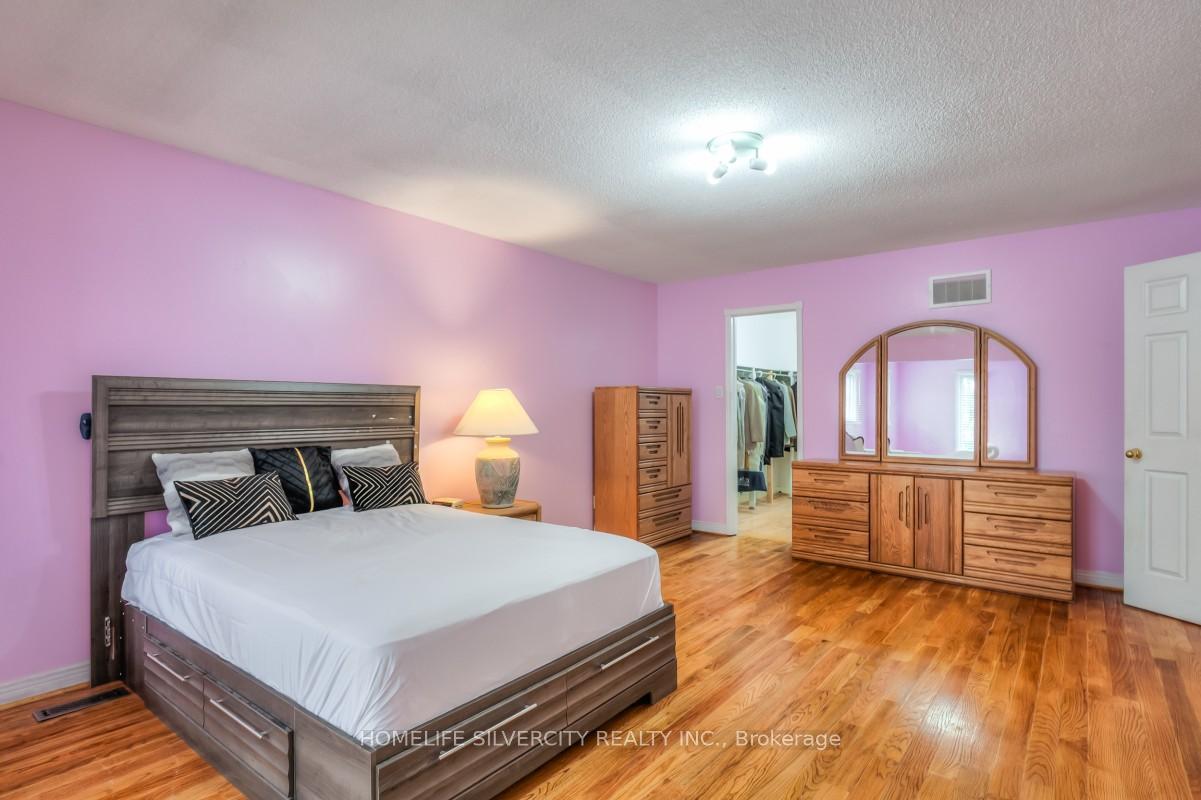 Photo 13 of 5 Braebrook Drive, Whitby, Rolling Acres — HOMEH