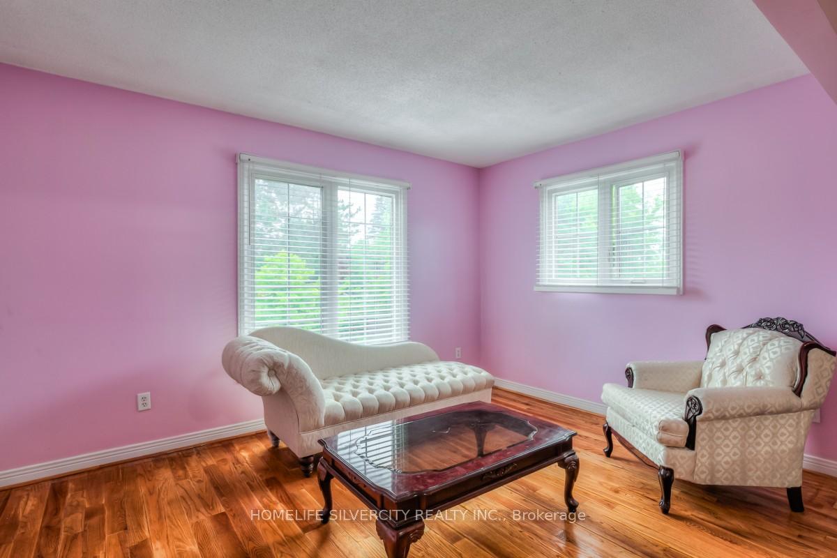 Photo 14 of 5 Braebrook Drive, Whitby, Rolling Acres — HOMEH