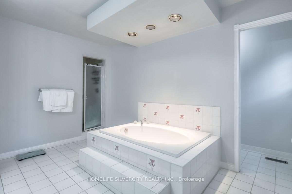 Photo 18 of 5 Braebrook Drive, Whitby, Rolling Acres — HOMEH