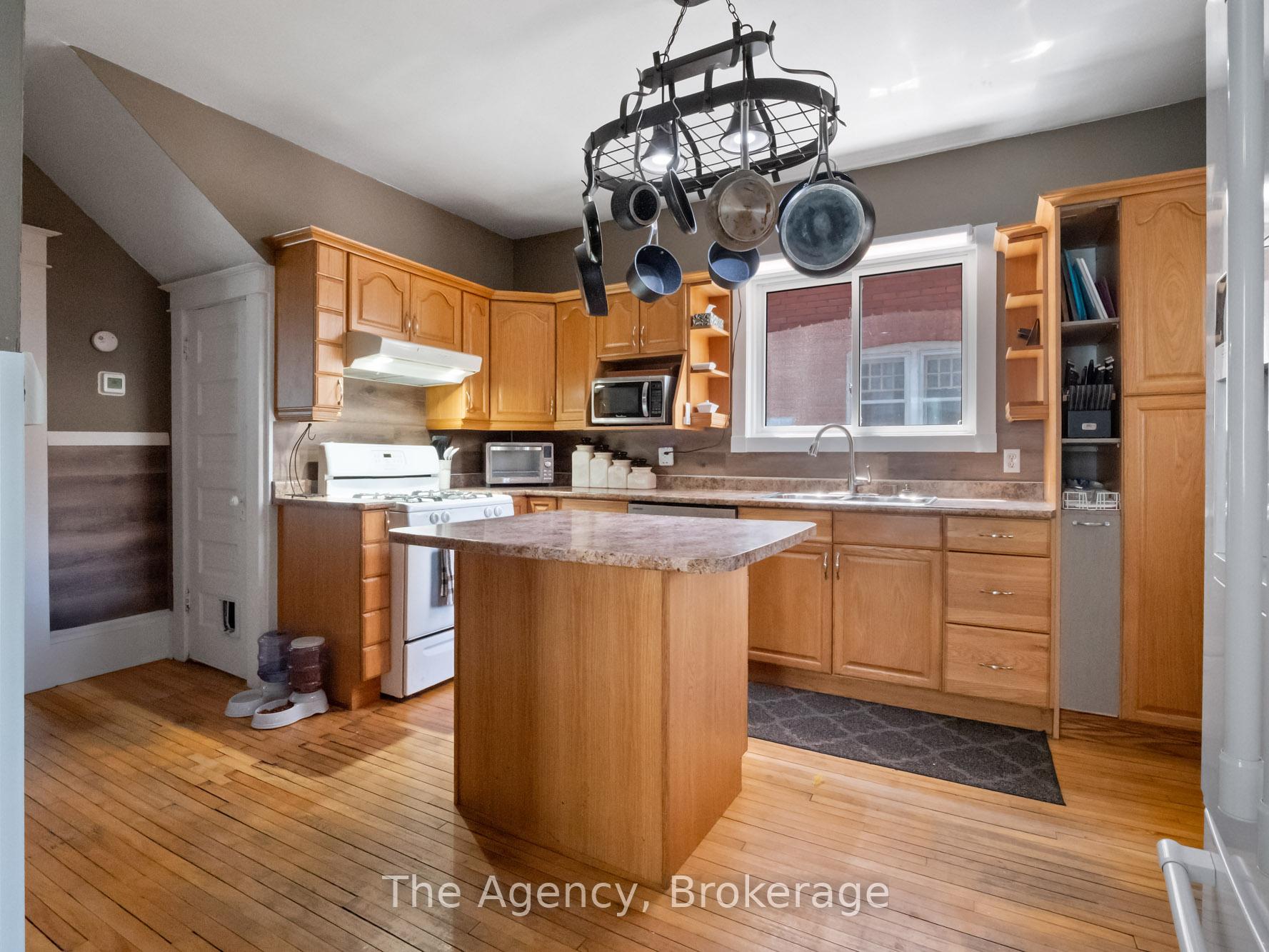 Photo 10 of 48 Grove Street, Welland, Welland Downtown — HOMEH