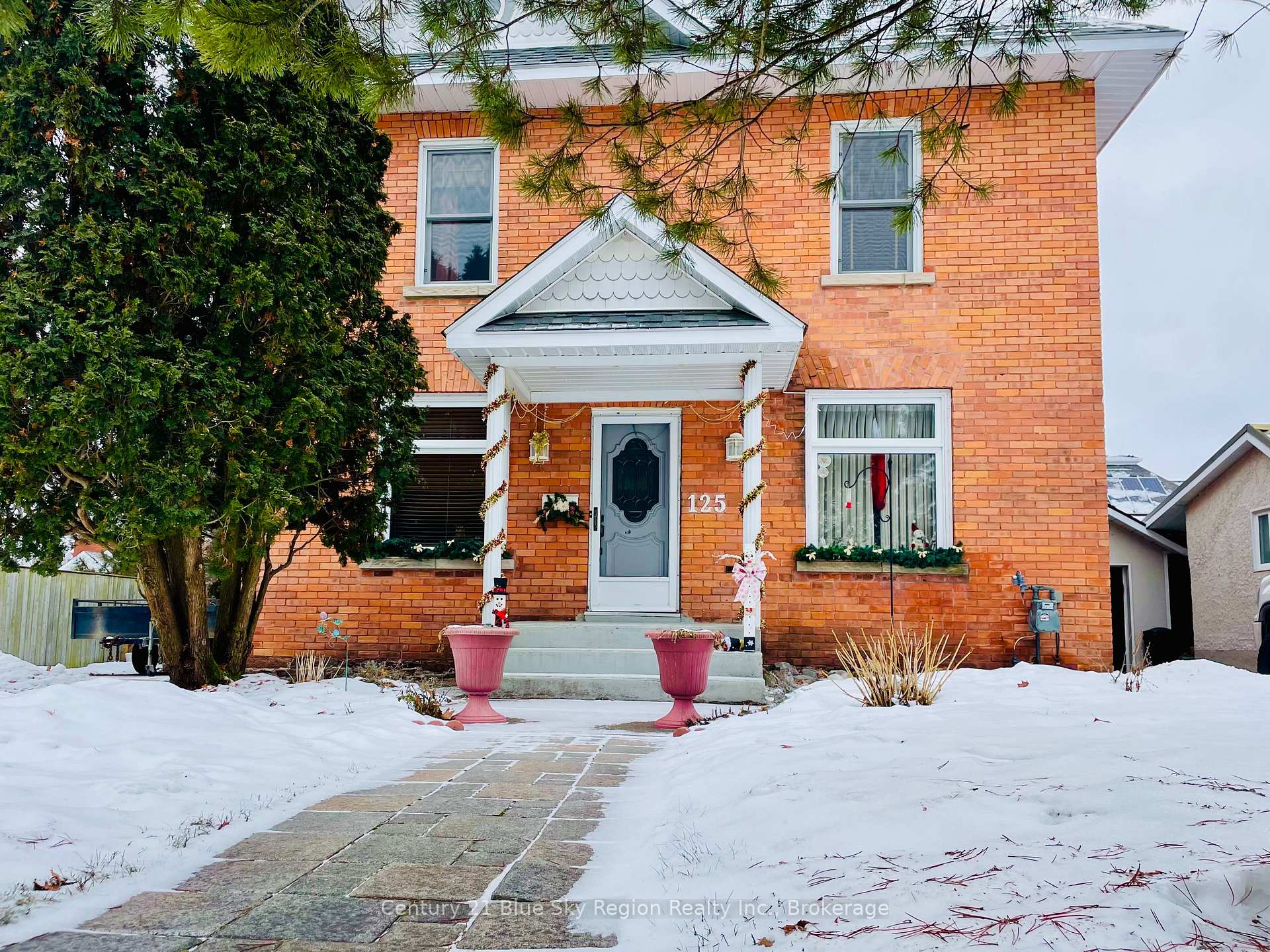 Front of 125 Main Street
