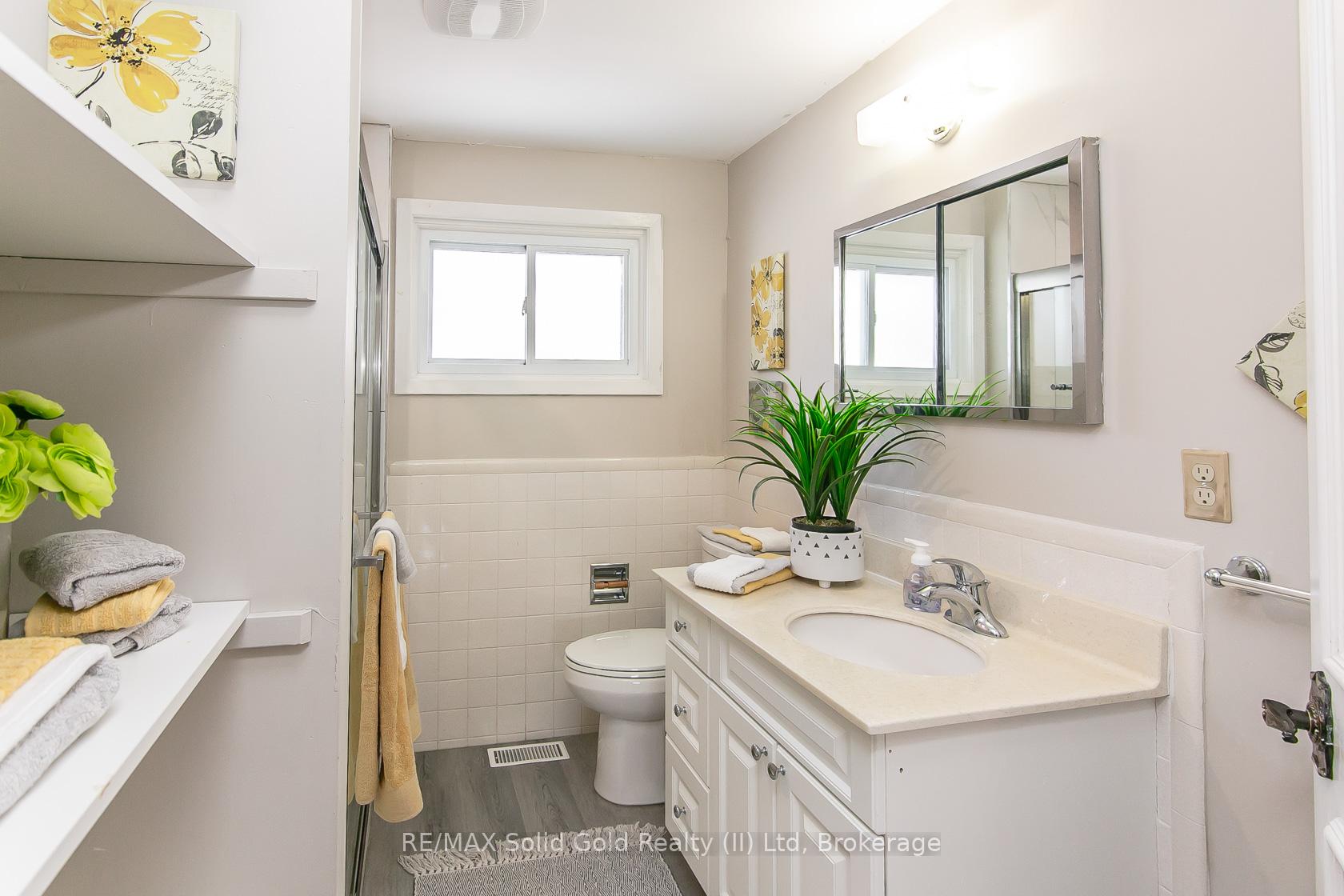 Photo 18 of 464 Hazel Street, Waterloo — HOMEH