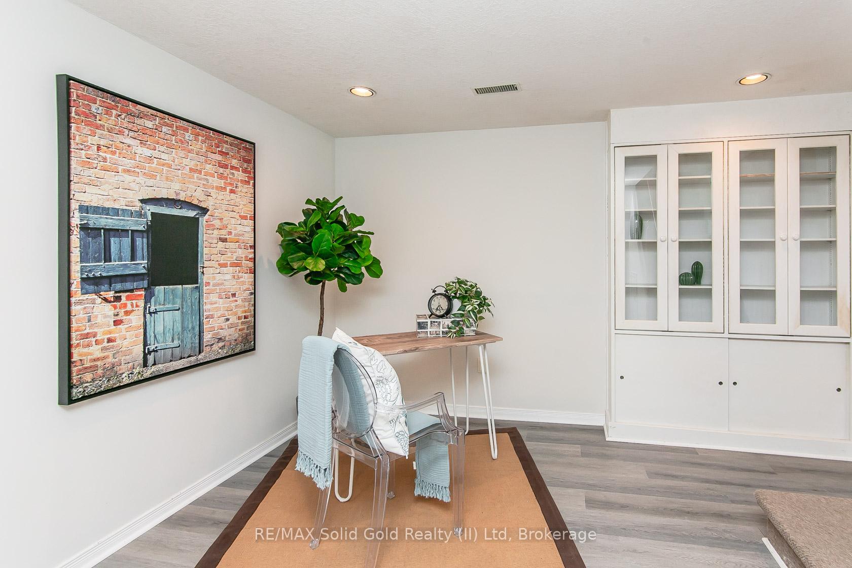 Photo 25 of 464 Hazel Street, Waterloo — HOMEH