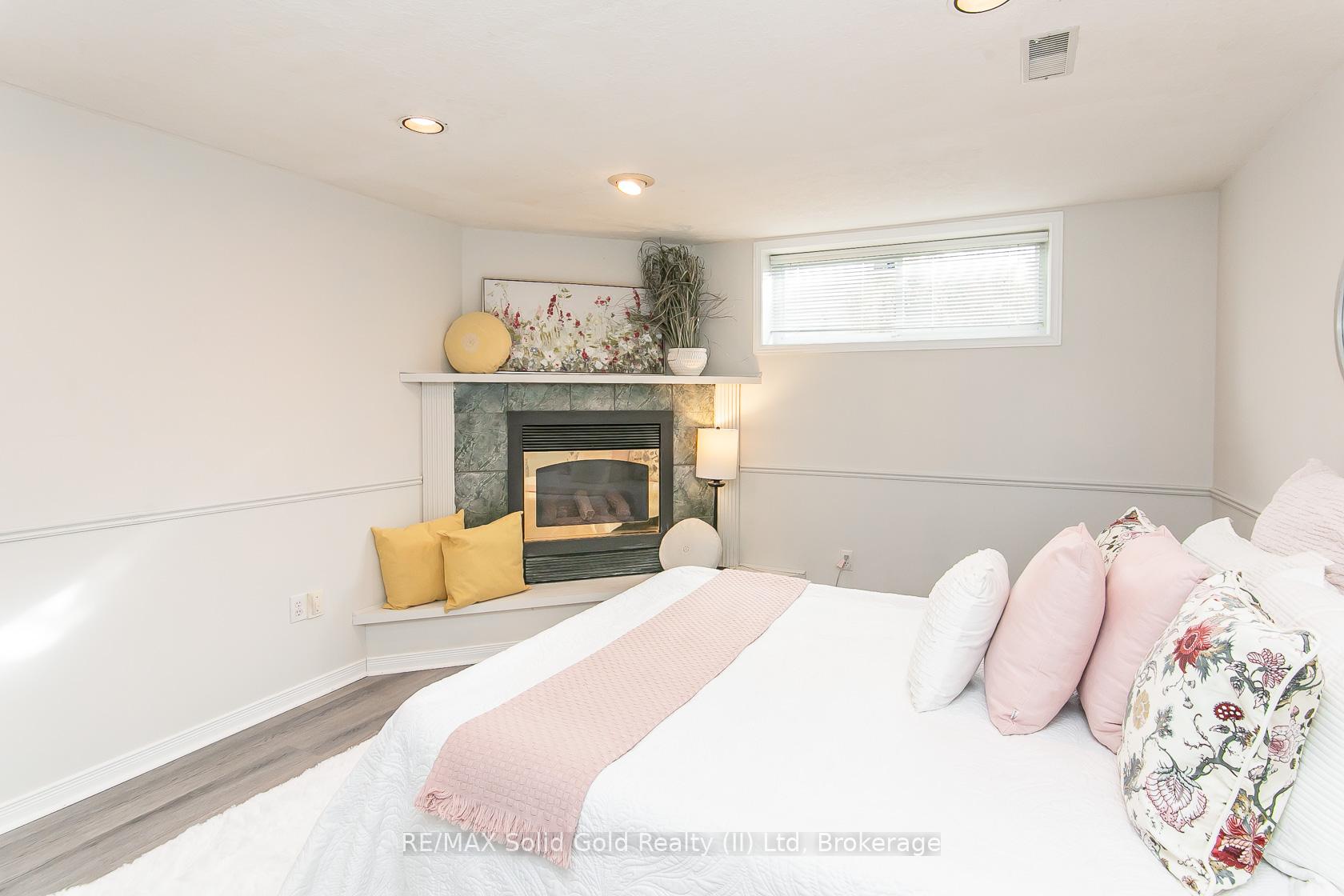 Photo 28 of 464 Hazel Street, Waterloo — HOMEH