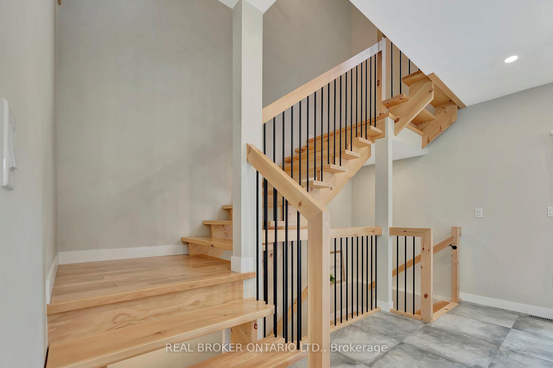 Photo 19 of 21 North Street N, Aylmer — HOMEH