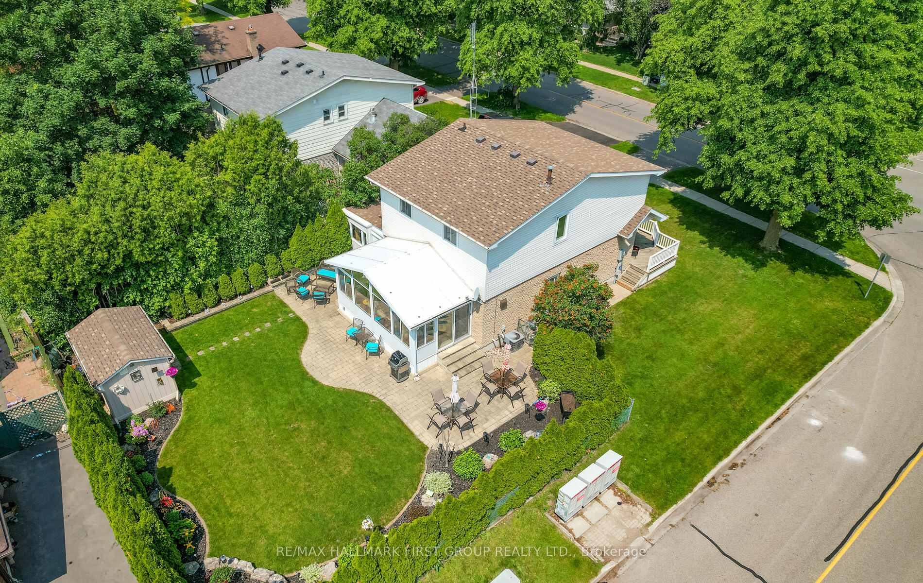 Photo 2 of 31 Michael Boulevard, Whitby, Lynde Creek — HOMEH