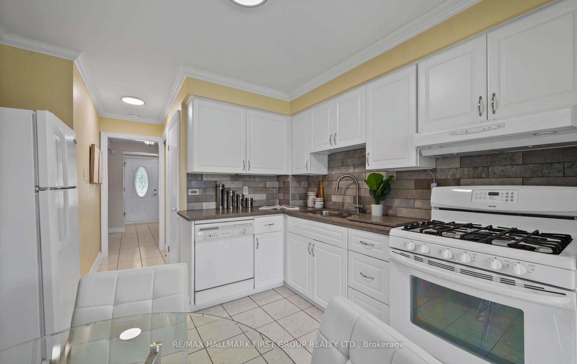 Photo 6 of 31 Michael Boulevard, Whitby, Lynde Creek — HOMEH